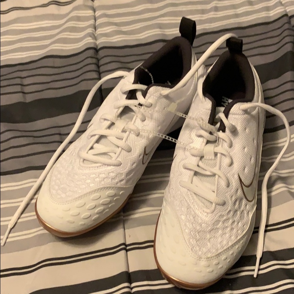 Nike Hyperdiamond Women’s Softball Cleats NWOT